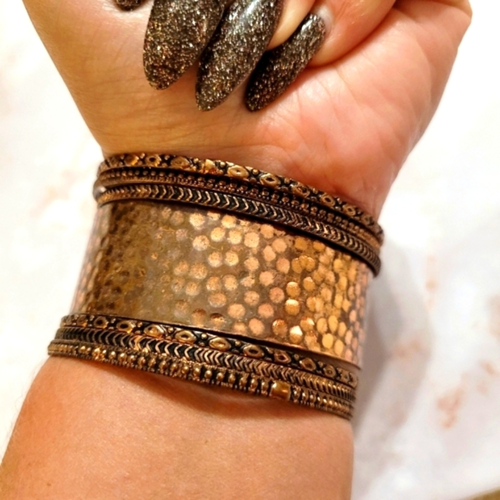 ARTISAN HAMMERED COPPER BOHO GYPSY SET OF BANGLE BRACELETS